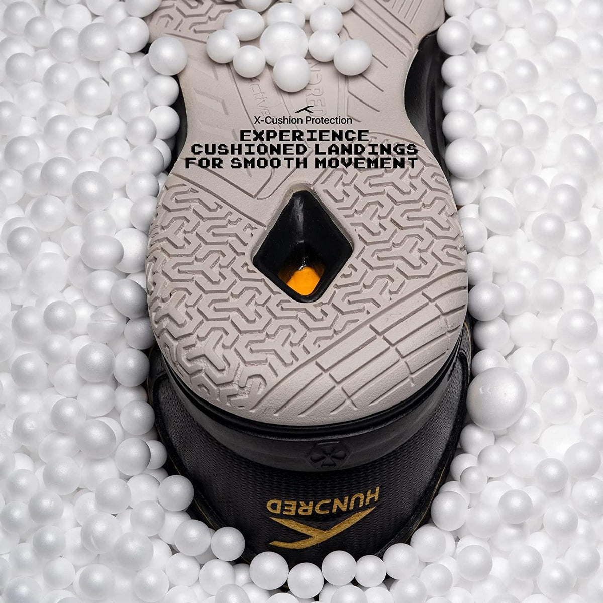 HUNDRED Raze Badminton Shoes (Black / Gold)